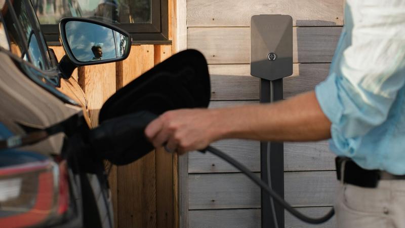 MIT study finds business benefit of public EV chargers has declined 85%