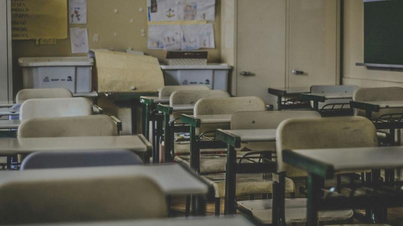 Phoenix school districts financial woes trigger federal funding, state investigation