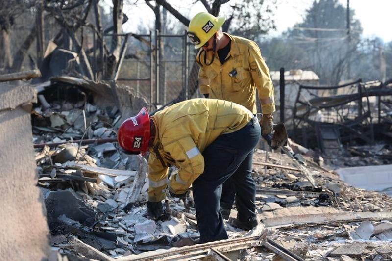 California lawmakers propose making oil companies liable for wildfires, payouts