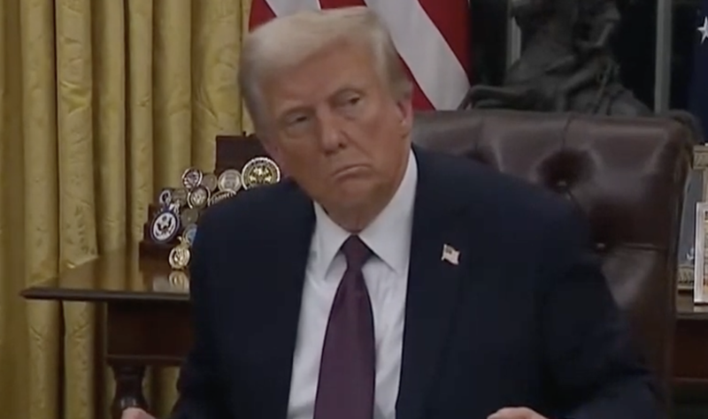 Trump imposes tariffs on Colombia for refusing to accept migrant flights