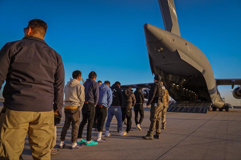 Arizona Senate Committee passes bill seeking to fill empty prison with illegal migrants