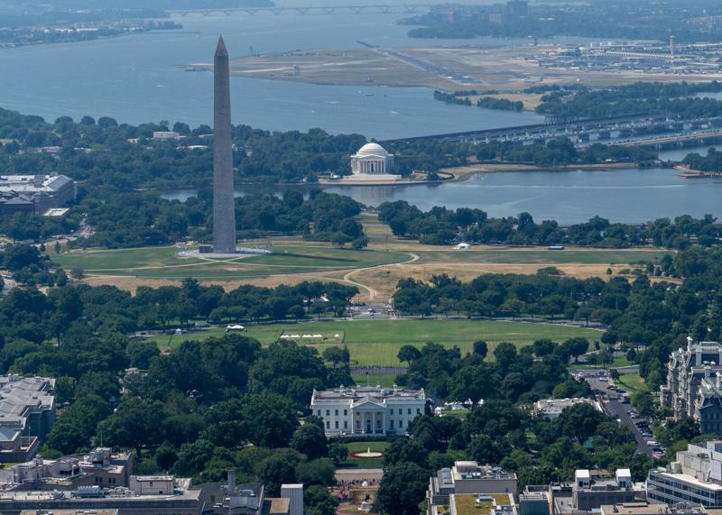 Split debate over moving federal jobs from D.C.