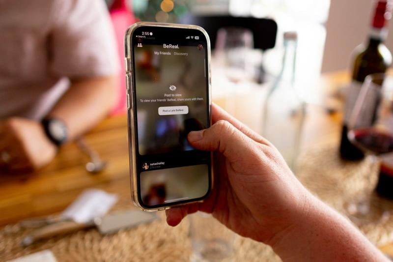 Big tech giants battle over competing age verification bills