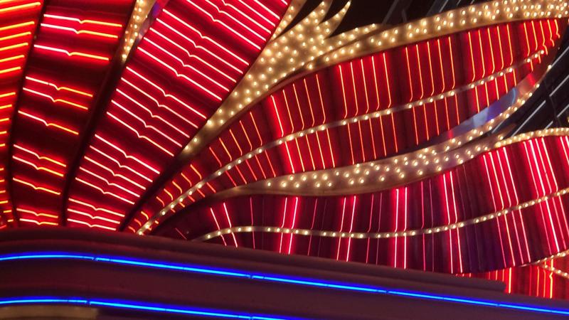 Las Vegas casinos unwilling to gamble with weakening economy