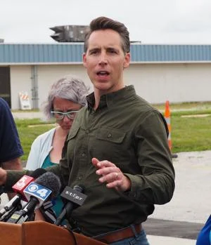 Hawley proposes tariff rebate checks for working Americans