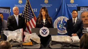 Homeland Secretary: Pritzker, Johnson are protecting dangerous criminals